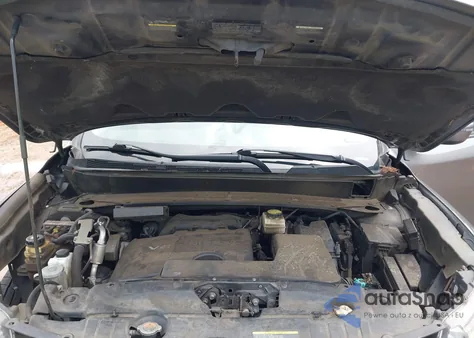 2018 Nissan Pathfinder S z USA, uszkodzony, nr VIN 5N1DR2MM3JC665020